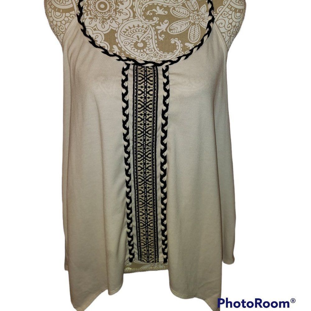 Maurices Tank Top White w/ Black Detaling Women's Size Large